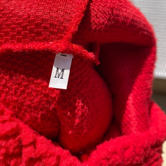 Fluffy crop hoodie - Picture 3 of 3